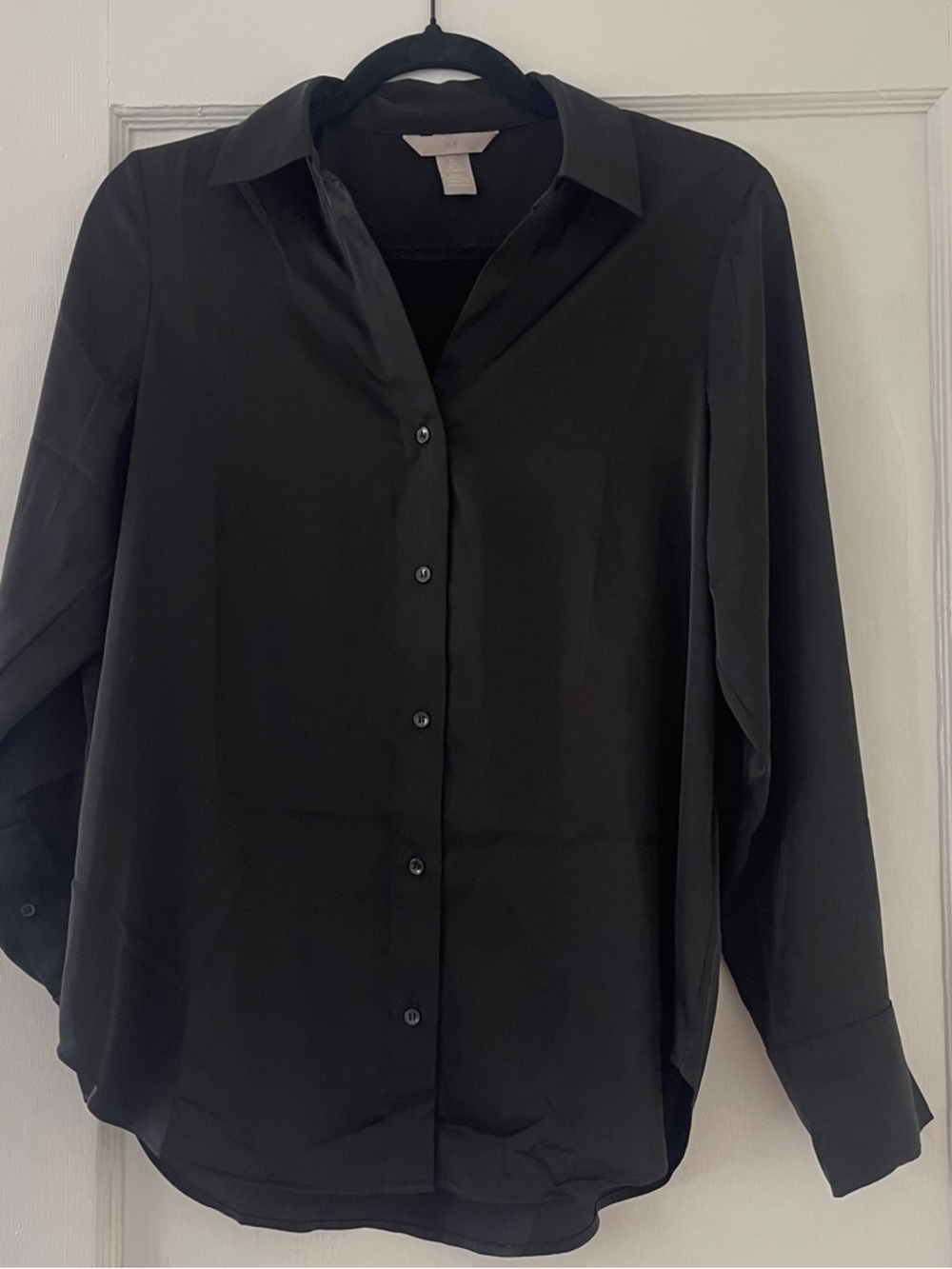 H&M Black Long-Sleeve Button-Down Shirt